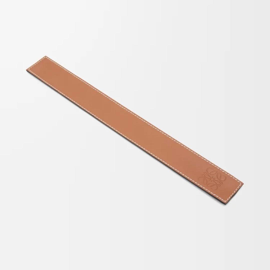 ❗️限定品❗️LOEWE レザーバングル　オレンジ 限定箱、巾着付き