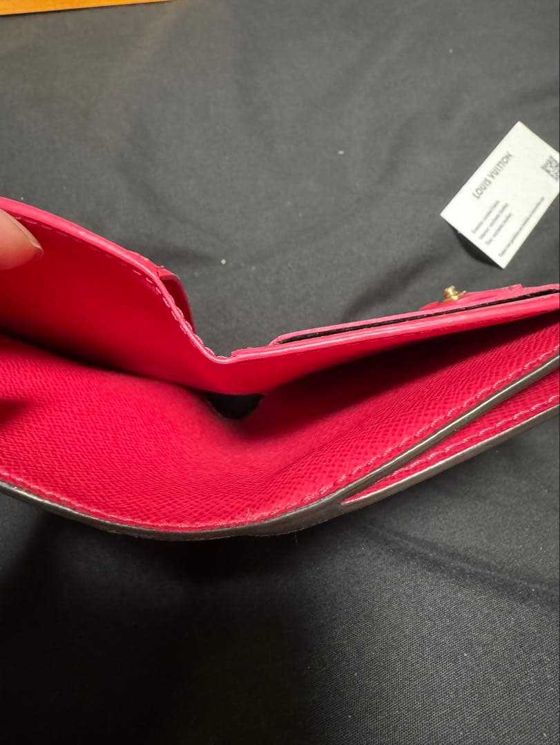 【かなちゃん】 LOUIS VUITTON 二つ折り財布