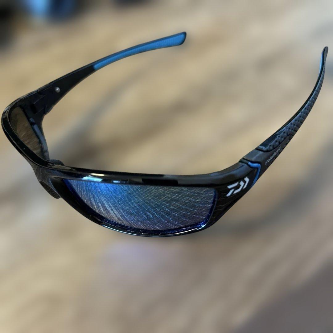 DAIWA ダイワ 偏光サングラス ！ケース付き