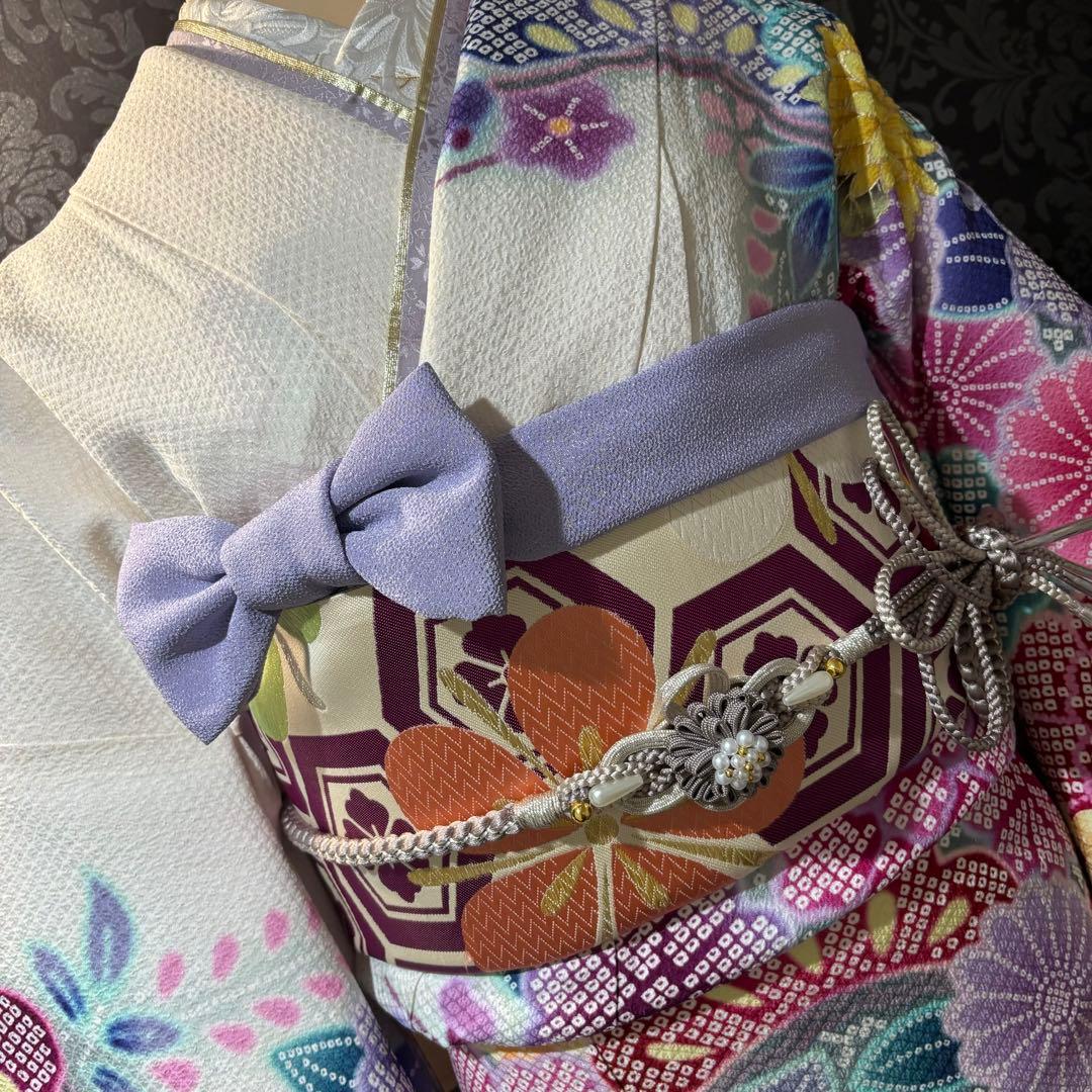 美品　総絞り　白地　暈し　花模様　逸品　振袖　フルセット 振り袖