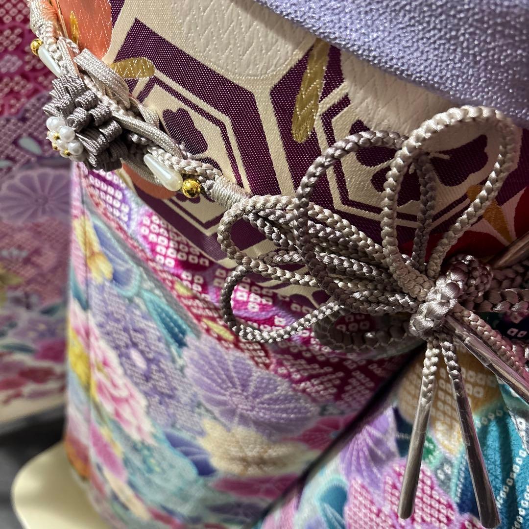 美品　総絞り　白地　暈し　花模様　逸品　振袖　フルセット 振り袖