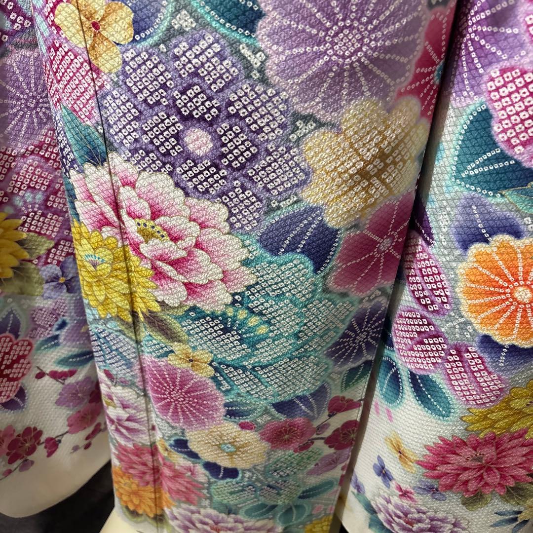 美品　総絞り　白地　暈し　花模様　逸品　振袖　フルセット 振り袖