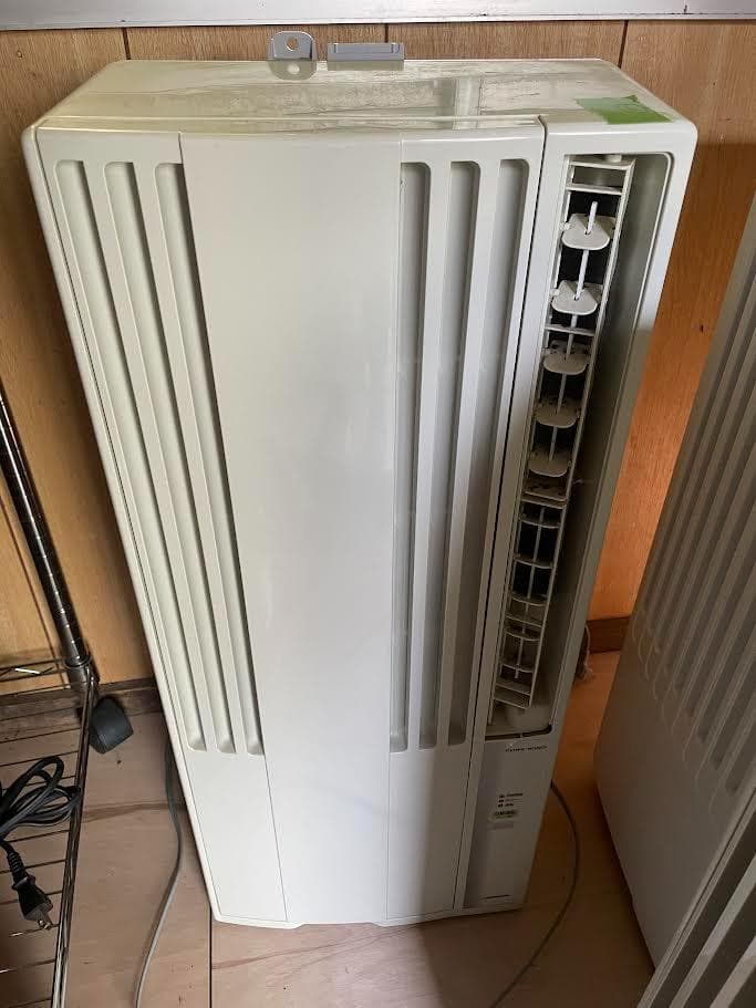 コロナ　ルームエアコン　CW-F1617 枠付き