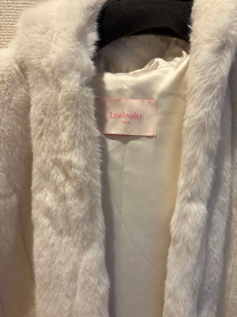Lemonplet レモンプレット　エコファーフーデッドポンチョ　オフホワイト