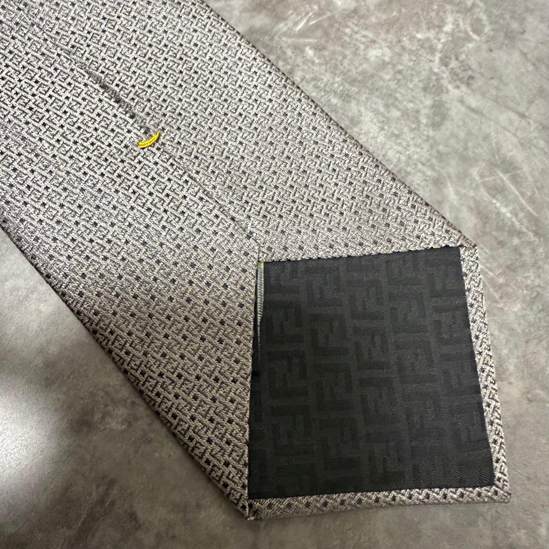 【✨極美品✨】FENDI フェンディ ネクタイ シルバー ズッカ シルク 結婚式