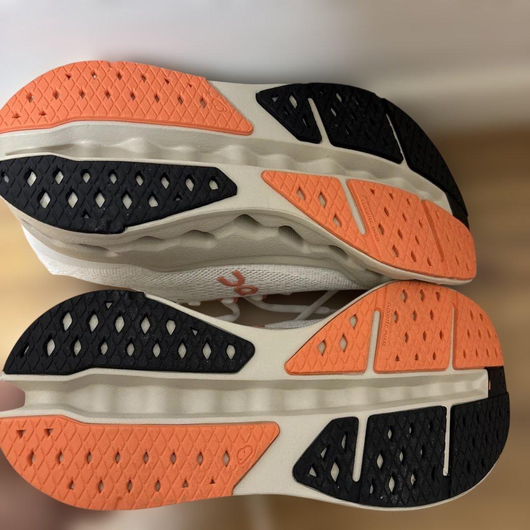 新品　オンクラウドサーファーマックス