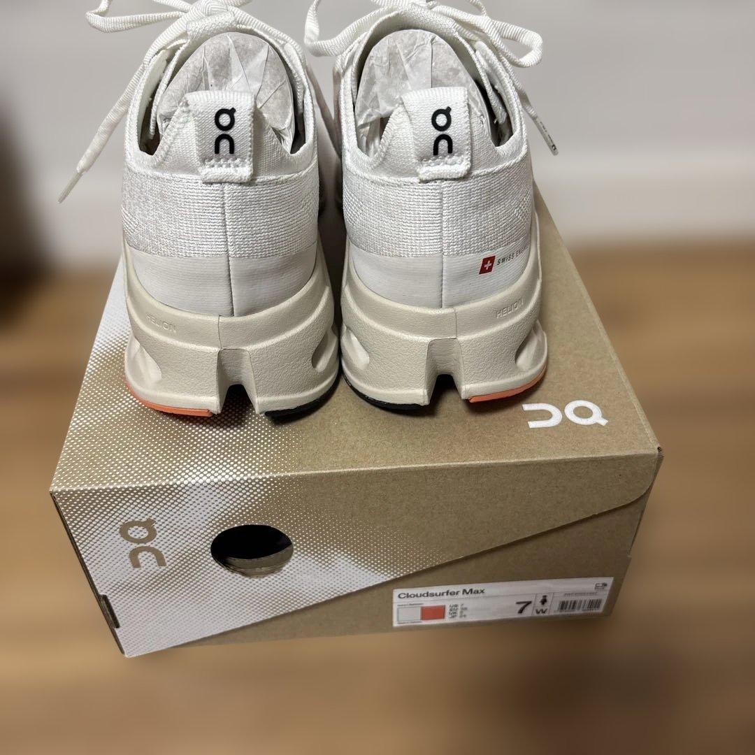 新品　オンクラウドサーファーマックス