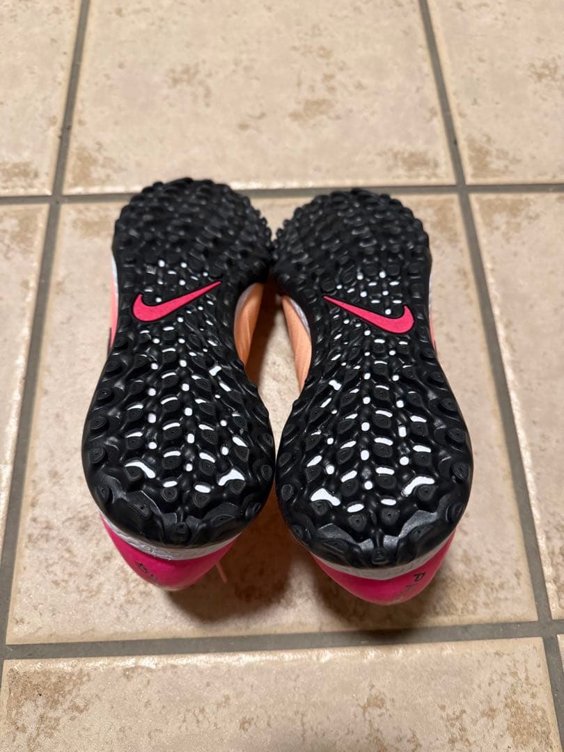 ナイキリアクトファントムGX2プロTF（ピンク✖️ブラック）