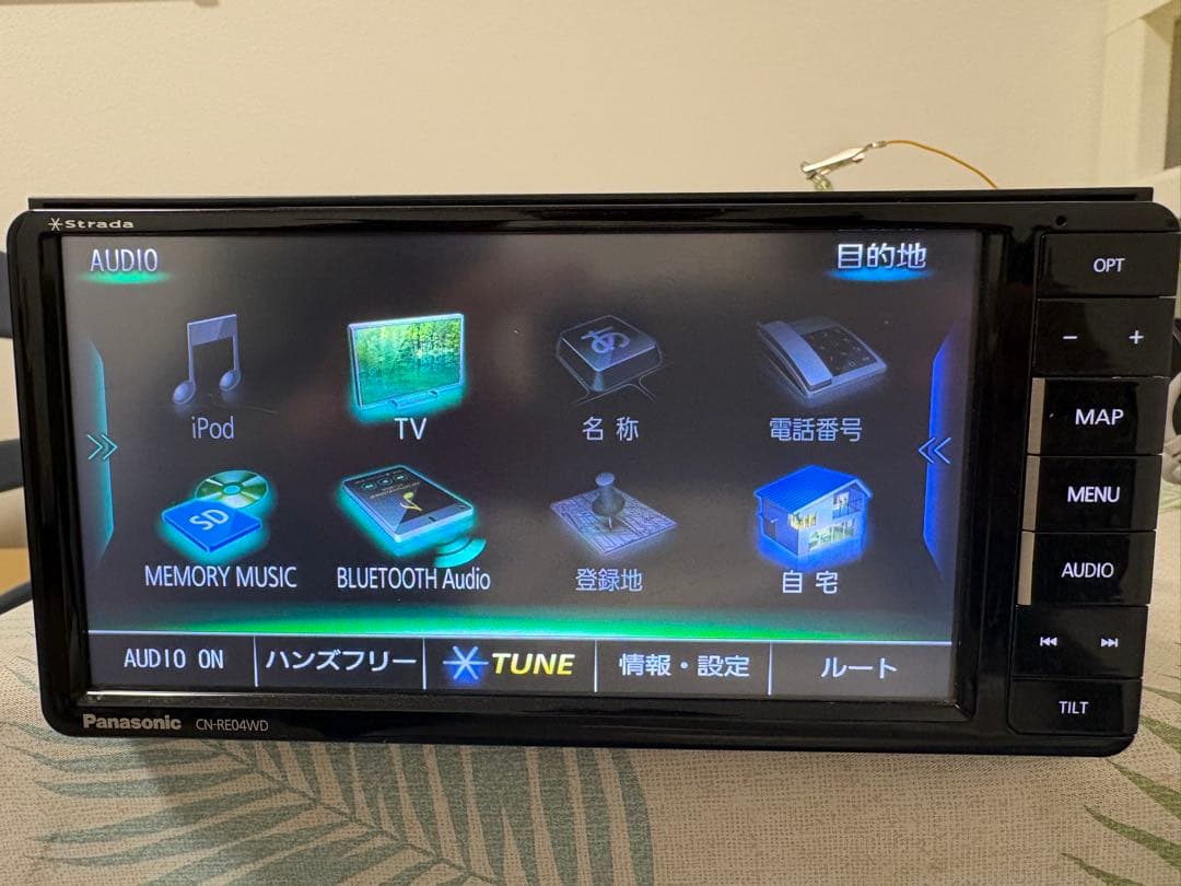 ★ストラーダPanasonicカーナビCN-RE04WD★送料無料