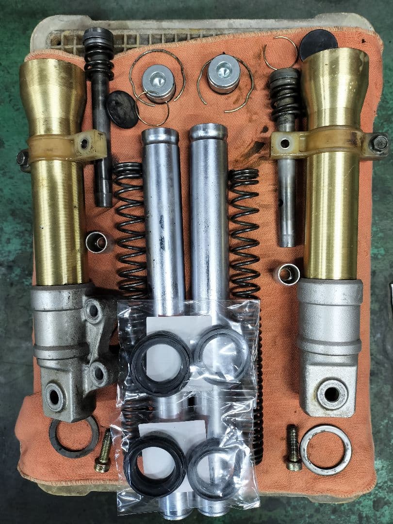 受*要様 CA1PB ZZ フロントフォークオイルシール交換済み！