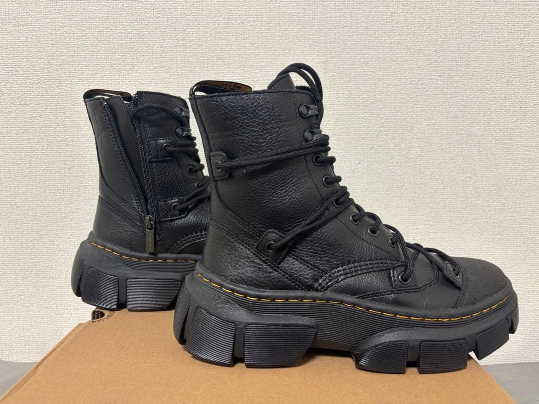 値下げ不可　新品最安値　Dr.Martens DMXL LACE 8ホールUK7