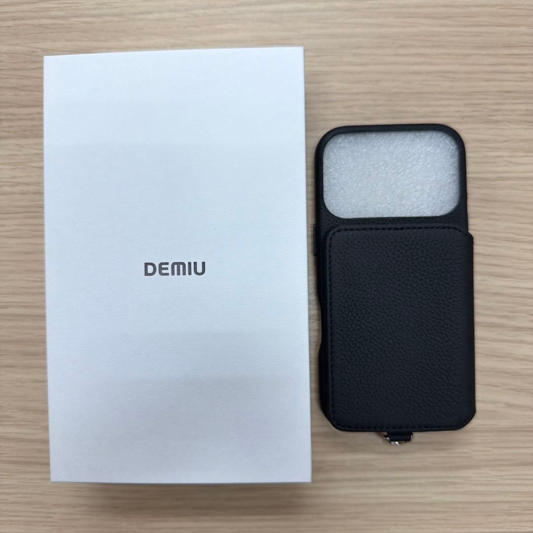 DEMIU デミュウ　POCHE FLAT iPhone 17Pro ブラック