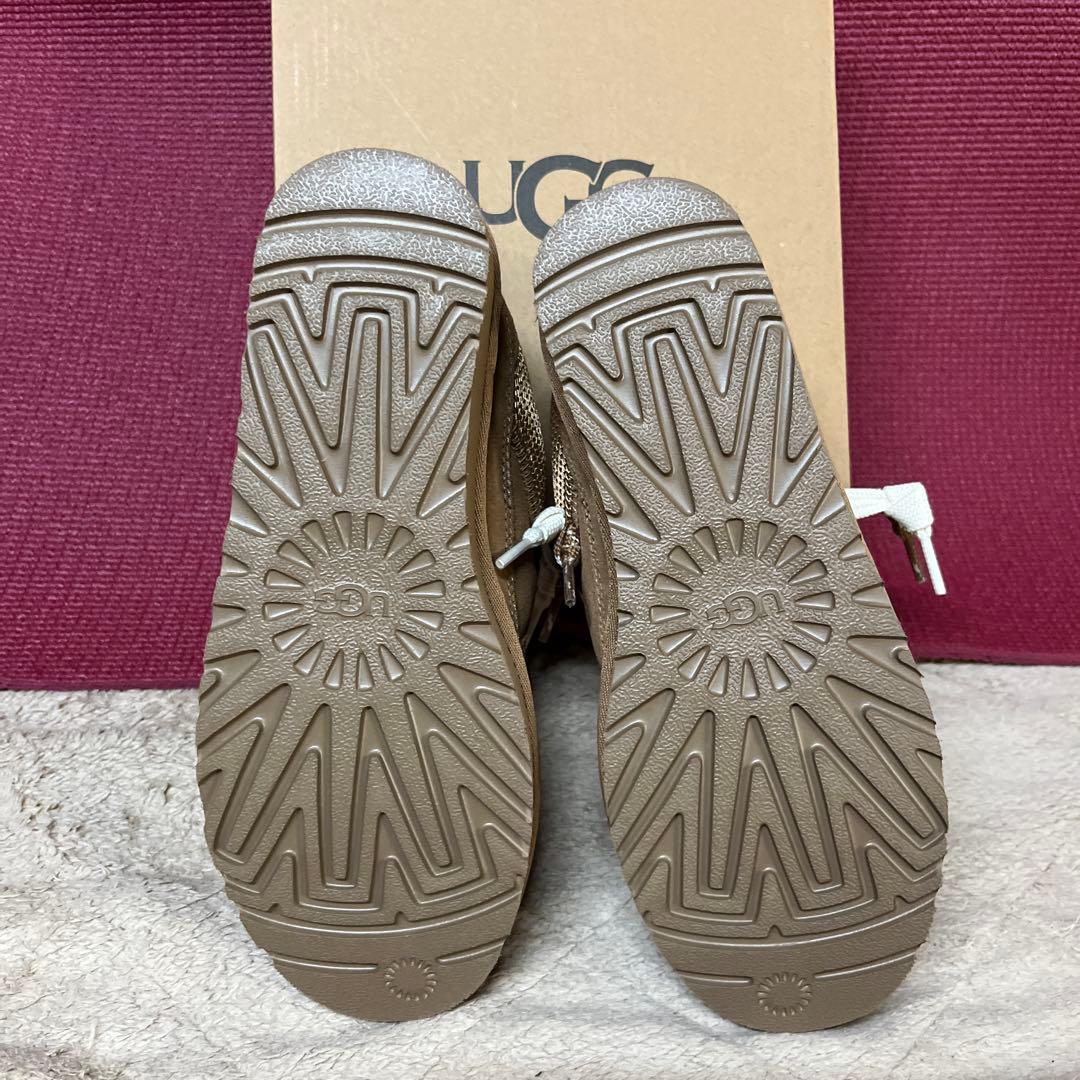 UGG スニーカー　24センチ新品、未使用　箱付き