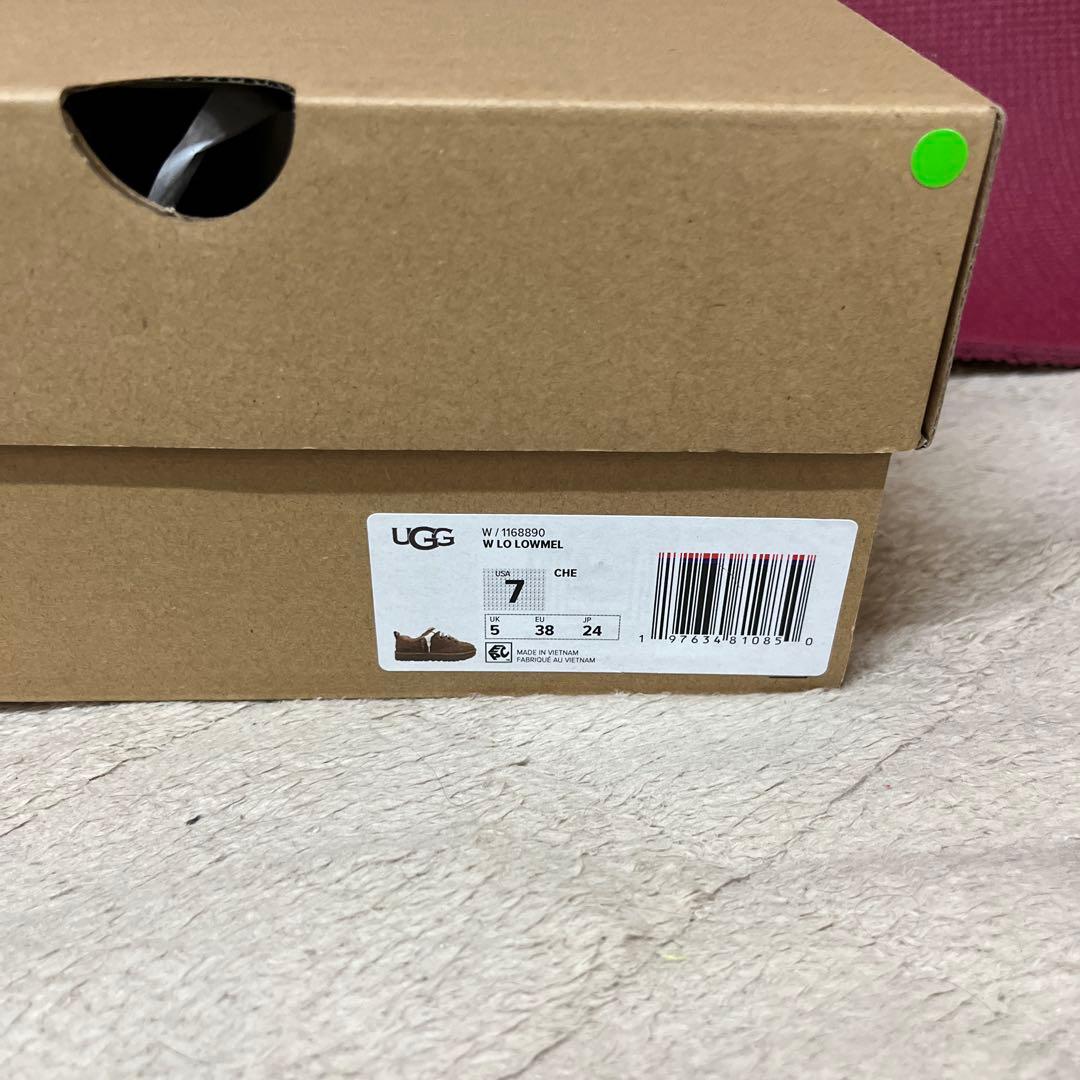UGG スニーカー　24センチ新品、未使用　箱付き