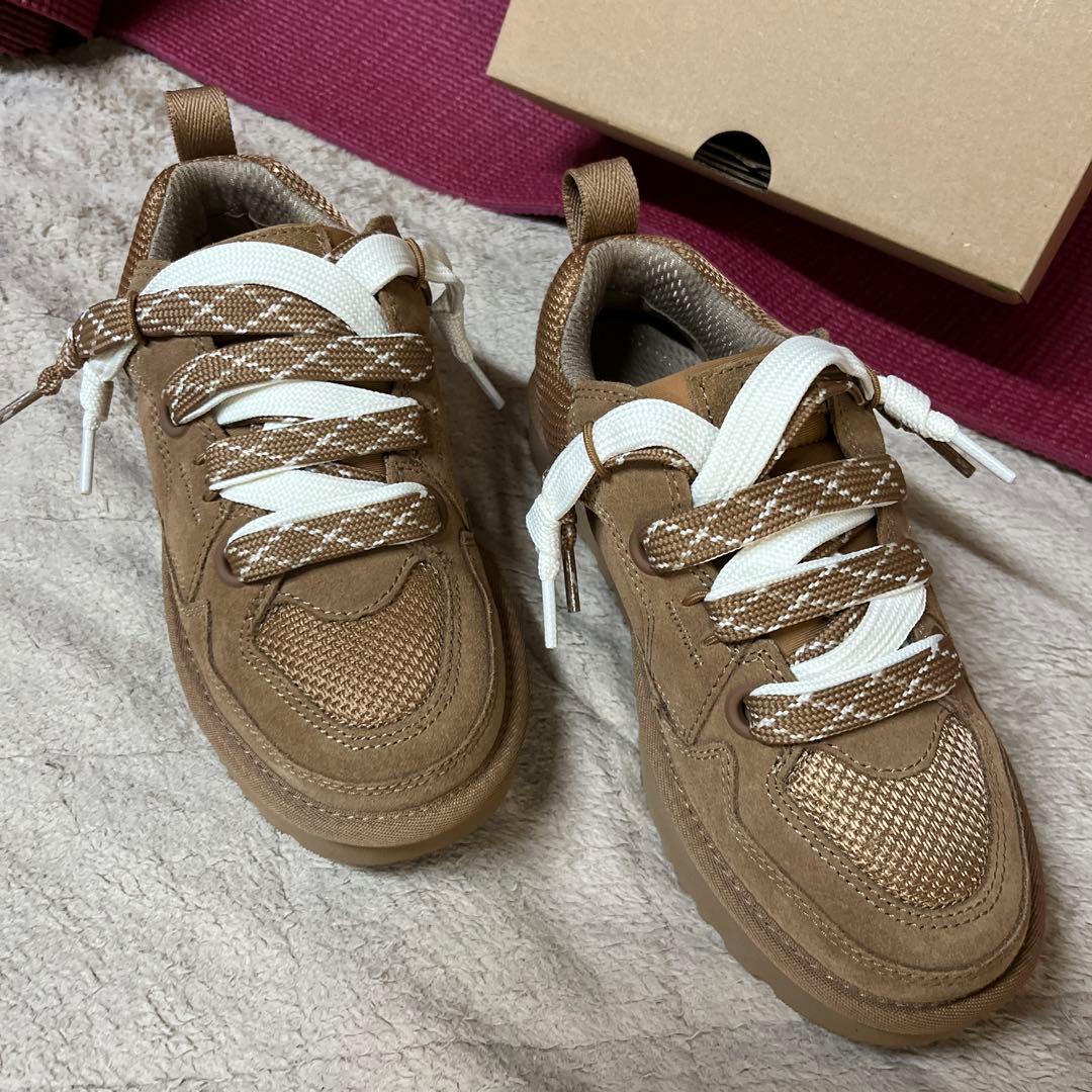 UGG スニーカー　24センチ新品、未使用　箱付き