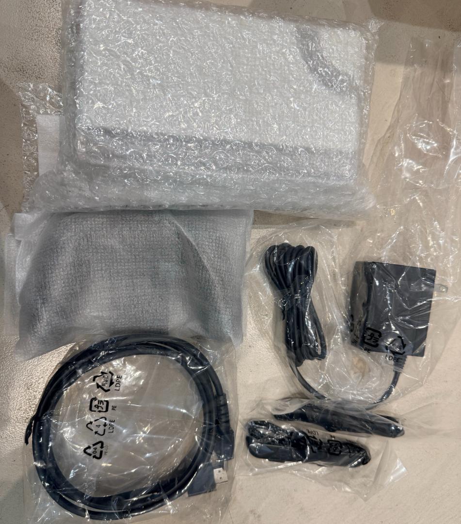 中古 Nintendo Switch 本体 付属品付き 無箱