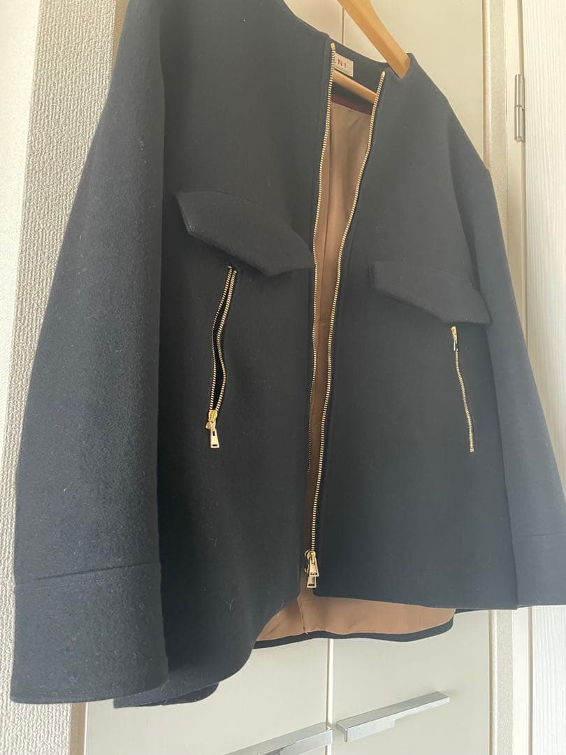 CULLNI ノーカラーブルゾン