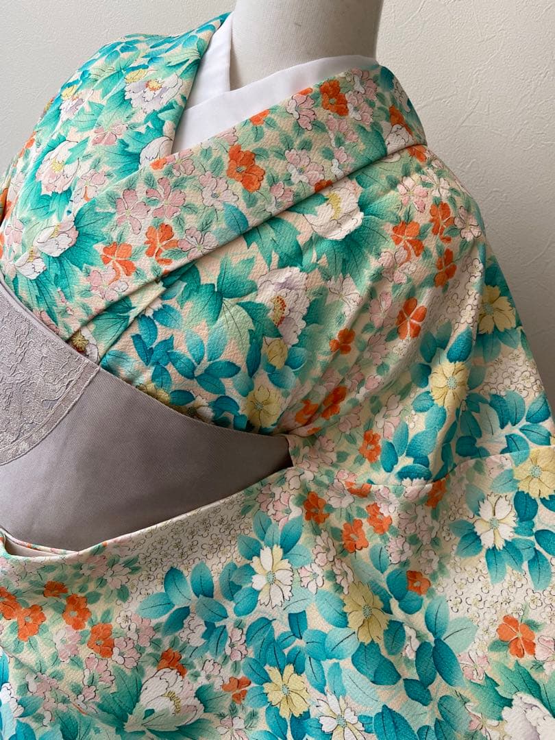 happy smileさま レトロモダン　春爛漫な雰囲気の小紋　正絹　袷