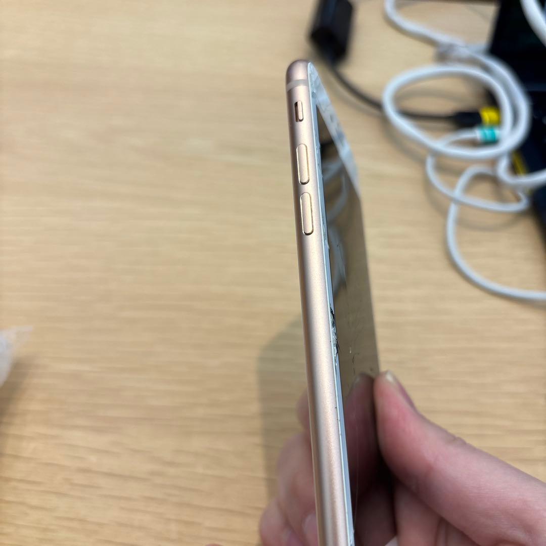 iPhone 8 ゴールド 本体 初期化済み