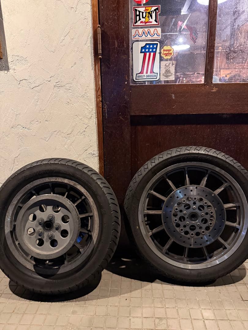 〜03 スポーツスター　純正ホイール前後