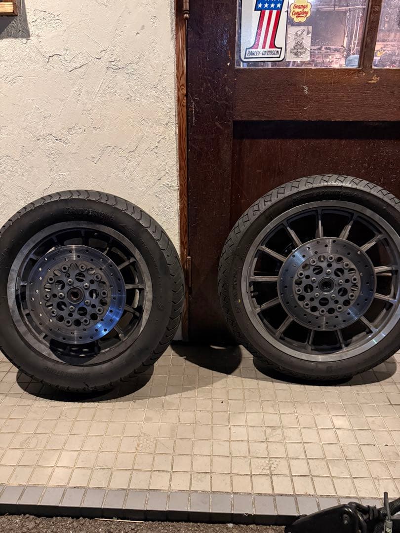 〜03 スポーツスター　純正ホイール前後