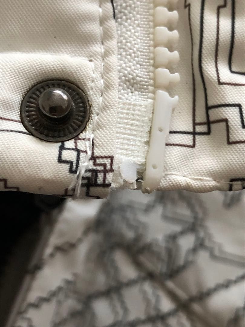 未使用ですが若干難ありです☆ BURTON ダウンジャケット　バートン　スノボ