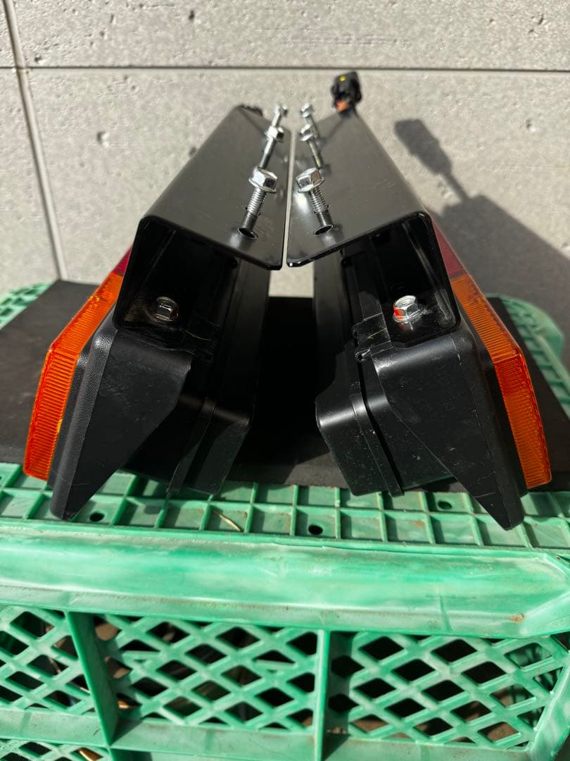 2t テールランプ