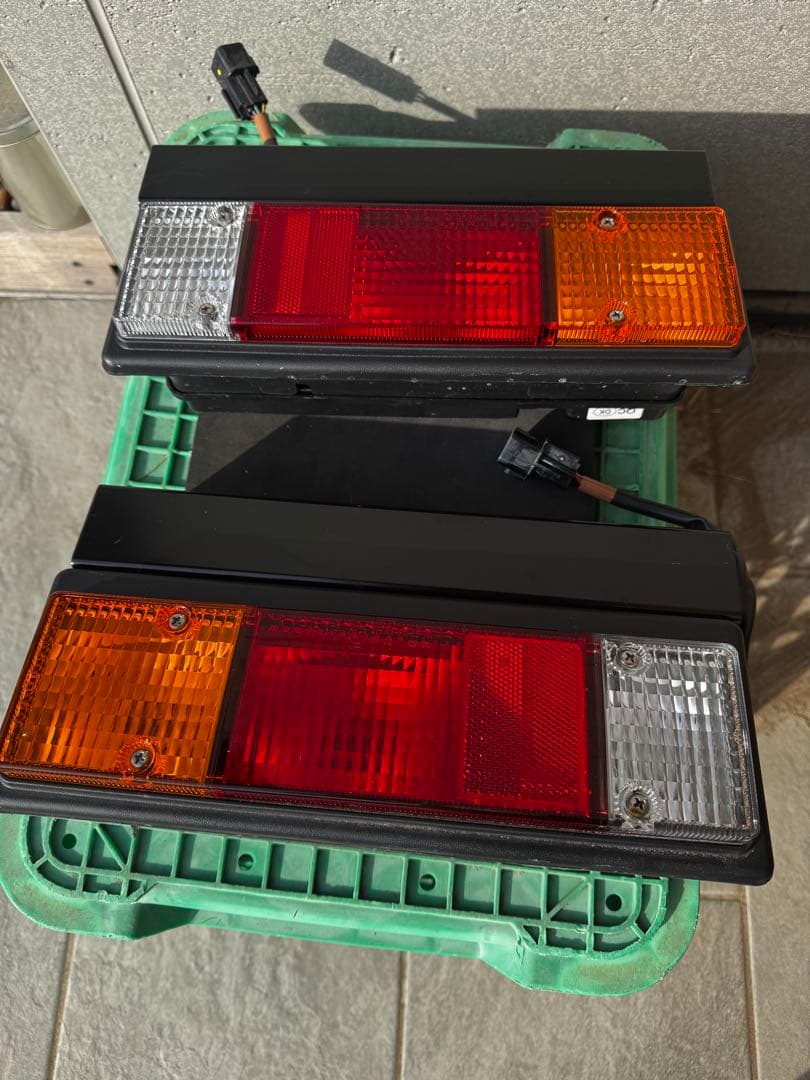 2t テールランプ