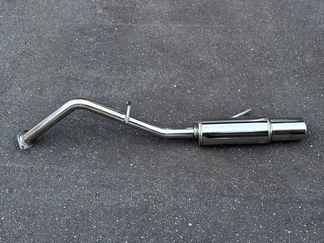 30プリウス　zvw30 ロッソモデロ　GT-8 マフラー