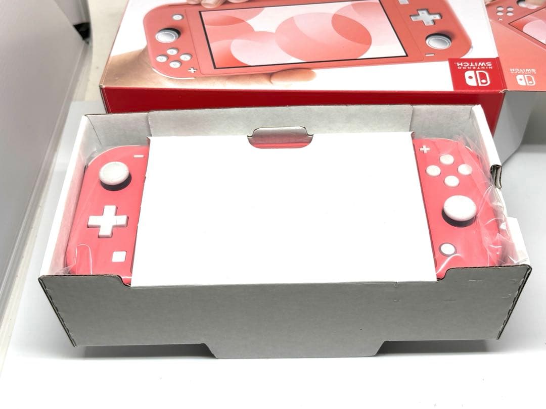 ほぼ新品級の美品！Nintendo Switch Lite コーラル 本体 完品