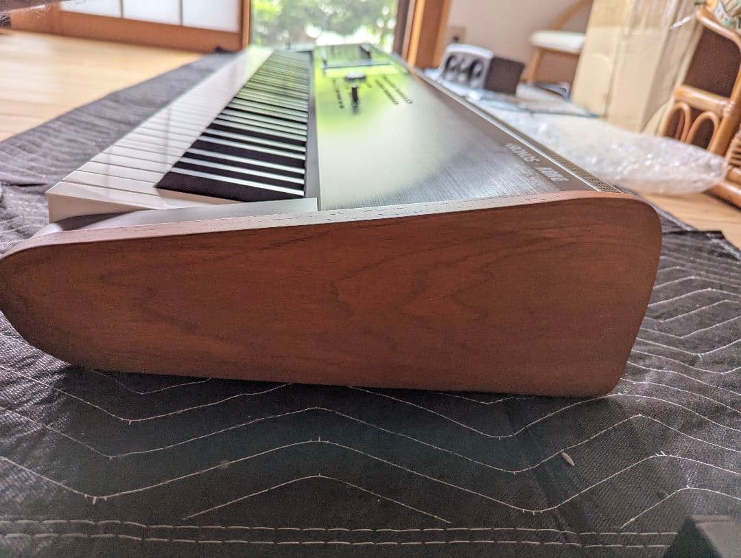 お買い得 美品 KORG KRONOS2-88 シンセサイザ