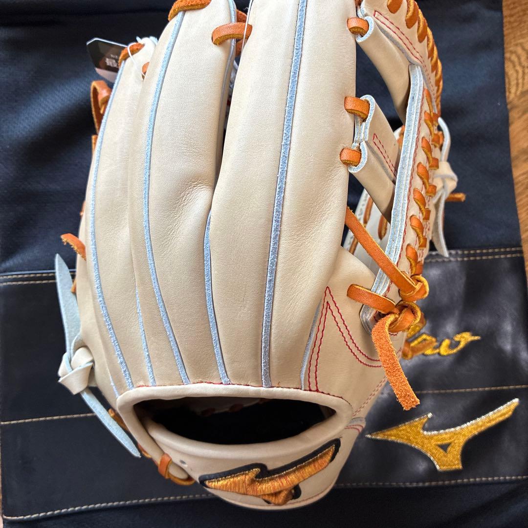 ミズノプロ硬式内野手用限定グローブ アイボリー