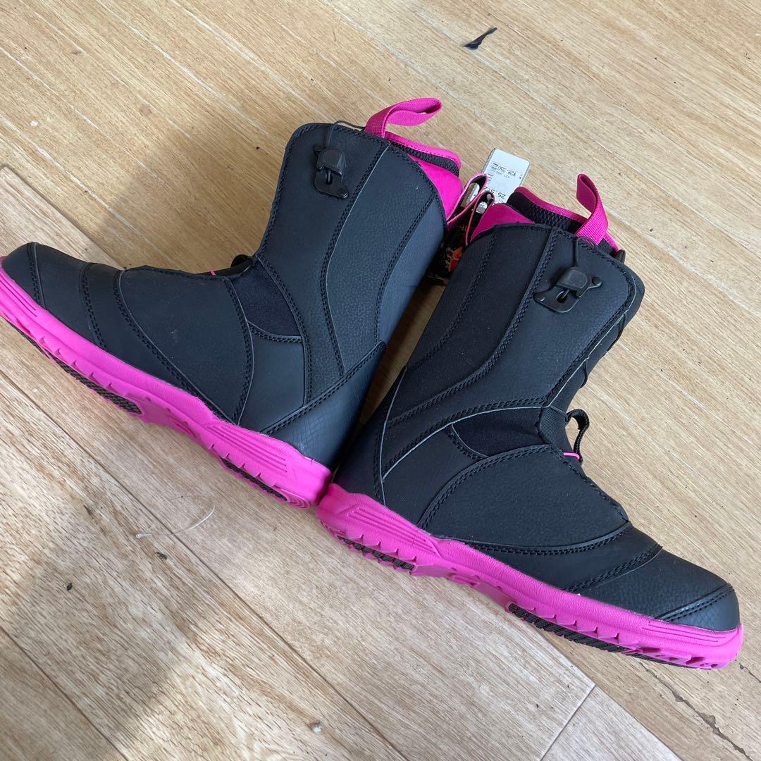 スノーボードブーツ　未使用品　SWIVEL　スイベル　25.5㎝