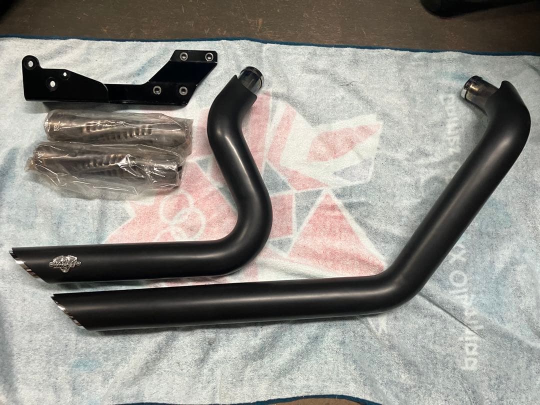 バンスアンドハインズ　VANCE&HINES スポーツスター　14年以降