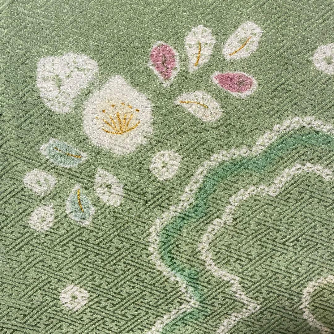 D244 訪問着　花模様　絞り　正絹　着物　袷　しつけ糸付き未使用極美品