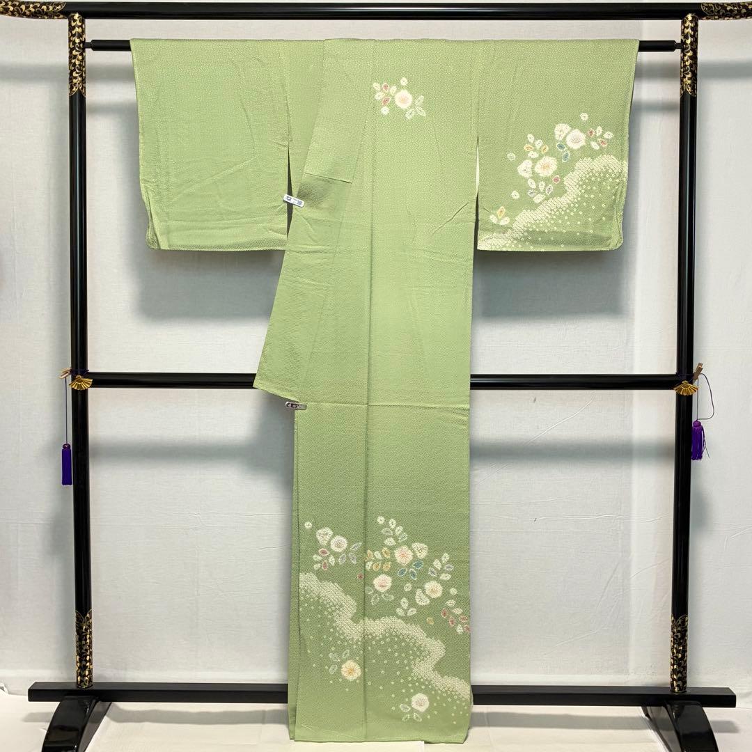 D244 訪問着　花模様　絞り　正絹　着物　袷　しつけ糸付き未使用極美品