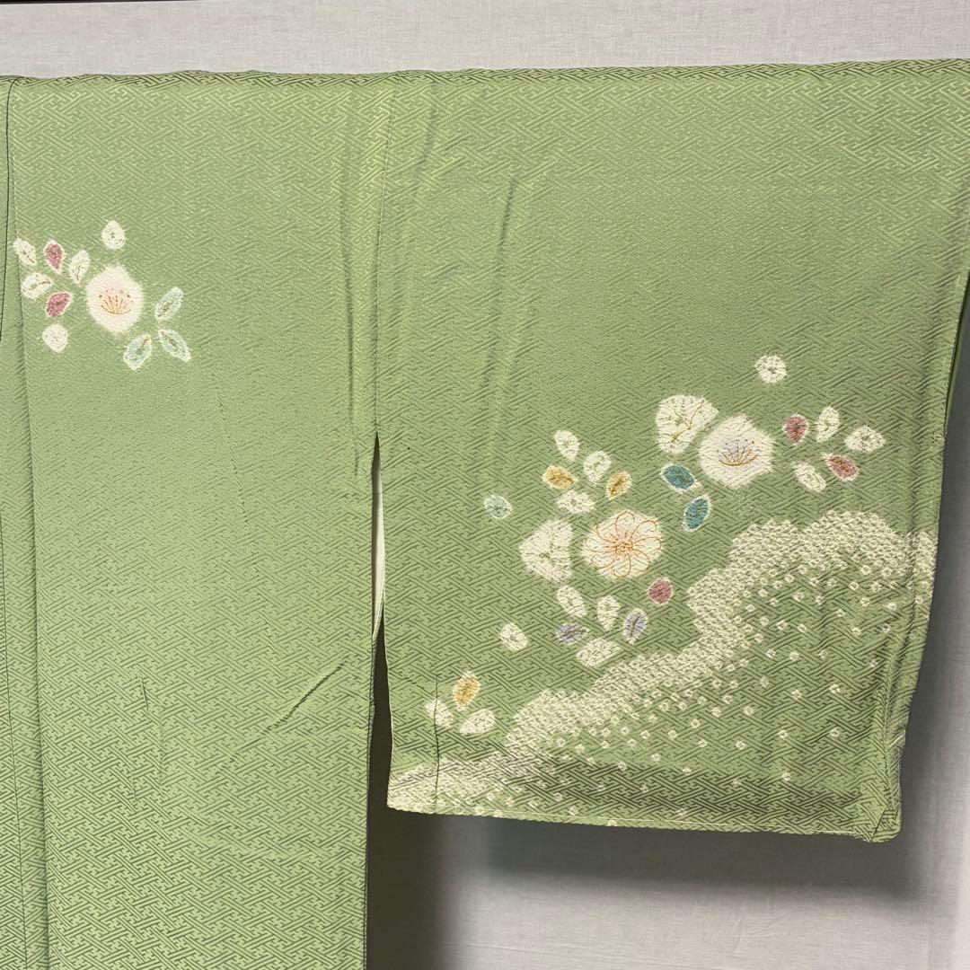 D244 訪問着　花模様　絞り　正絹　着物　袷　しつけ糸付き未使用極美品