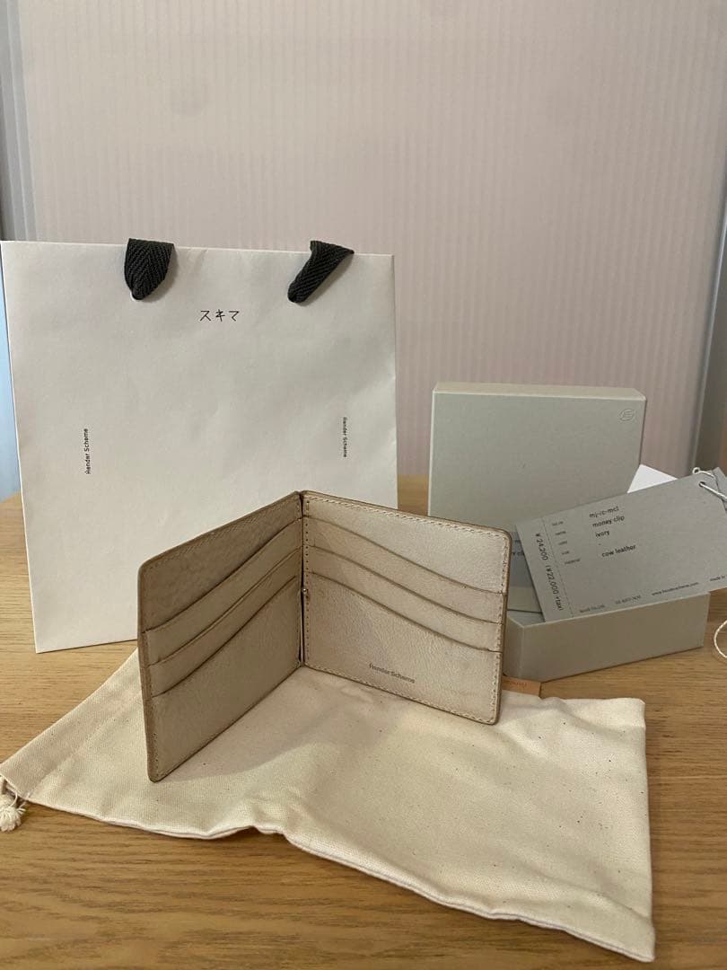 エンダースキーマ　マネークリップ　財布　アイボリー