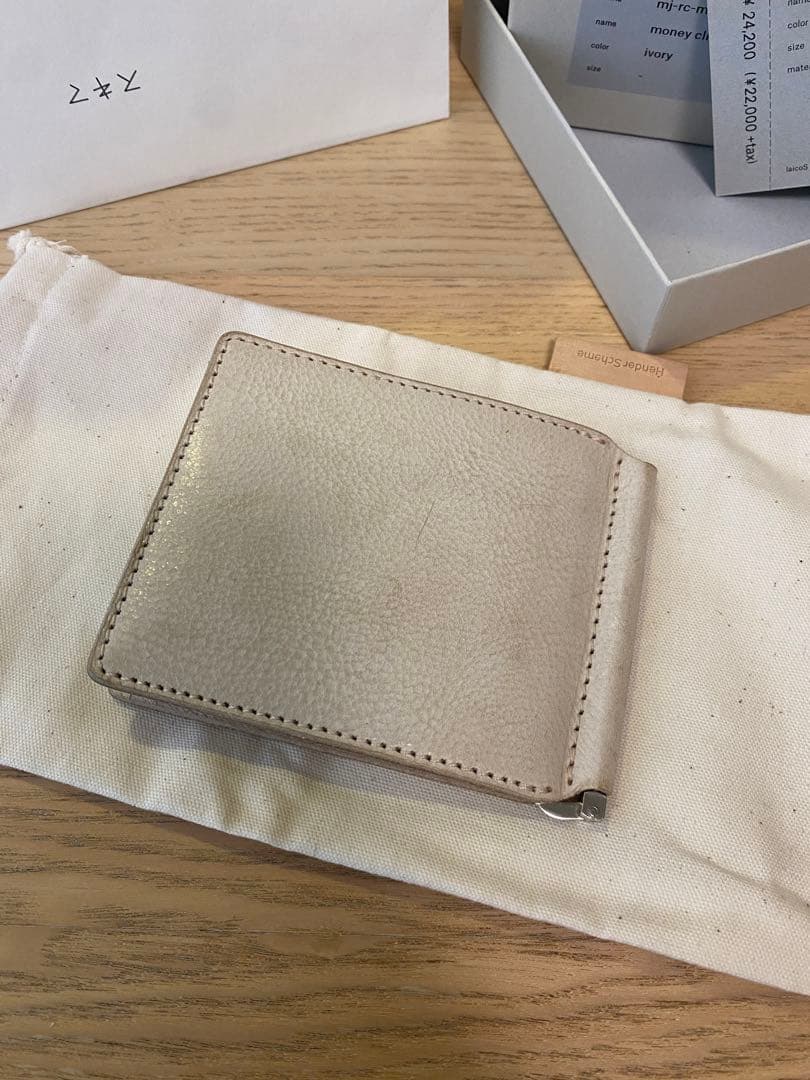 エンダースキーマ　マネークリップ　財布　アイボリー
