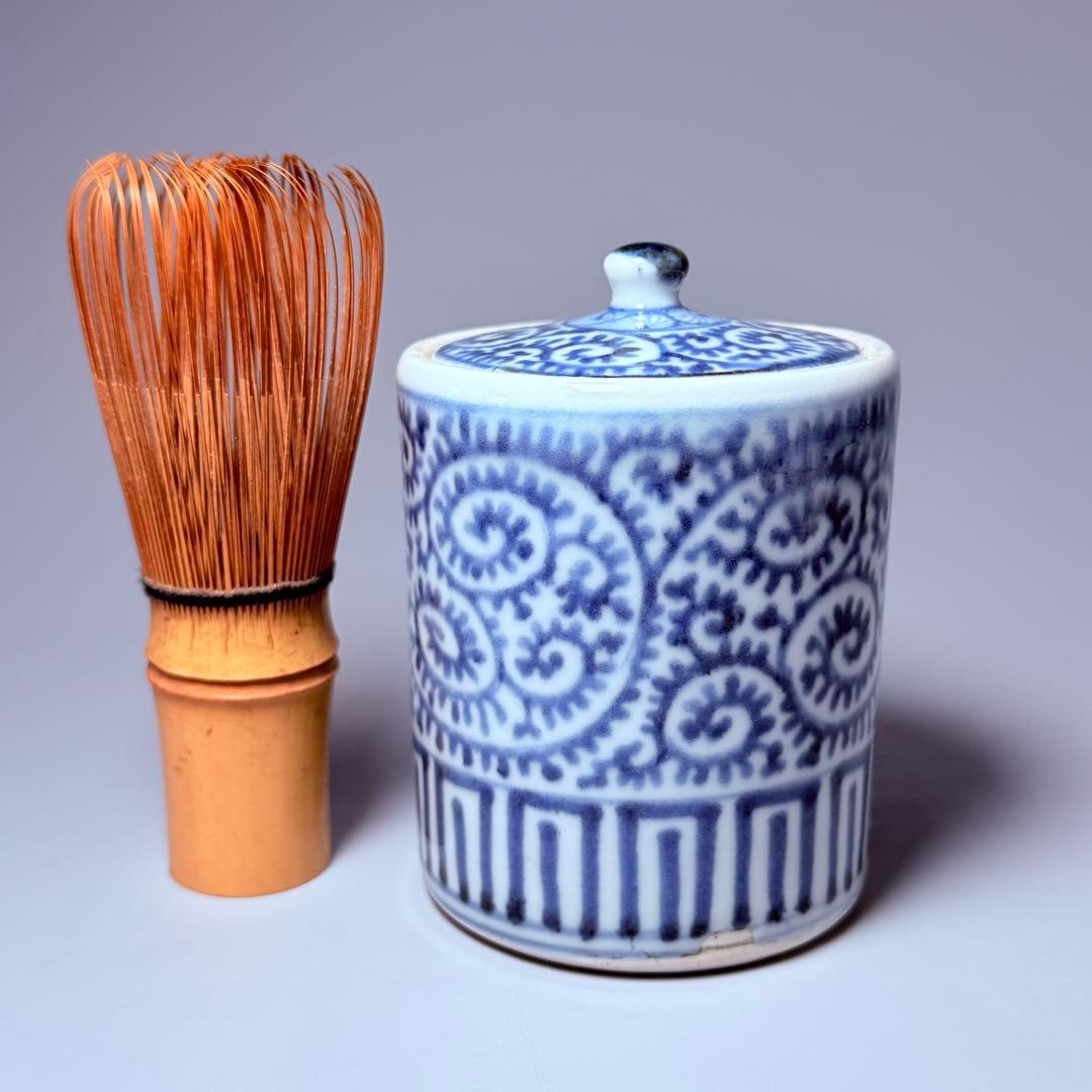 江戸時代　古伊万里　染付蛸唐草文様蓋物　緻密な絵付　大人気図柄　古器を楽しむ