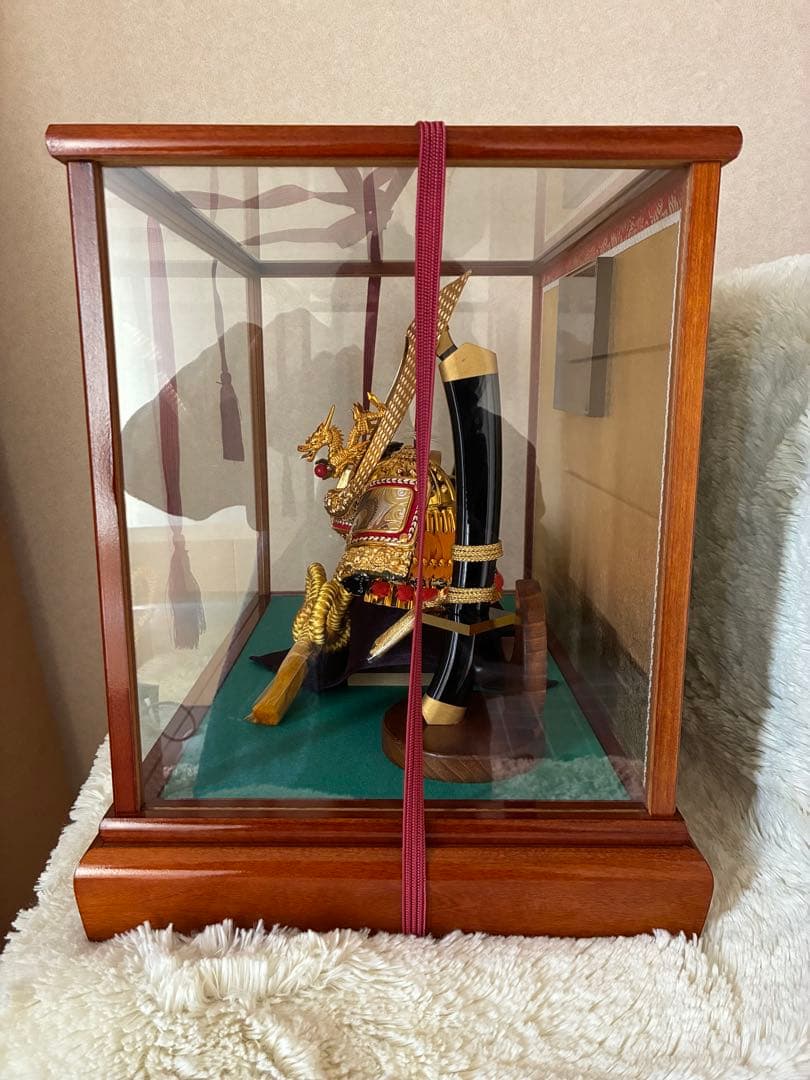 34‼️美品❗️ 兜飾りと雛人形　まとめ売りガラスケース入り