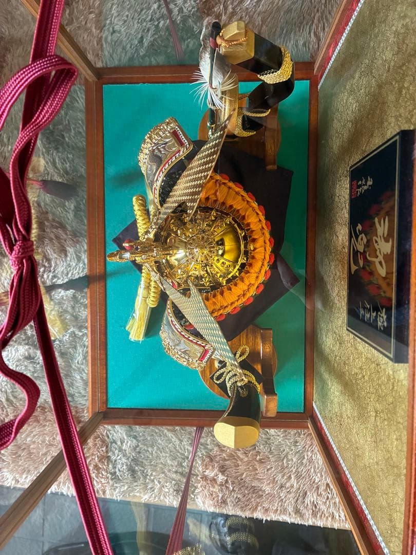 34‼️美品❗️ 兜飾りと雛人形　まとめ売りガラスケース入り