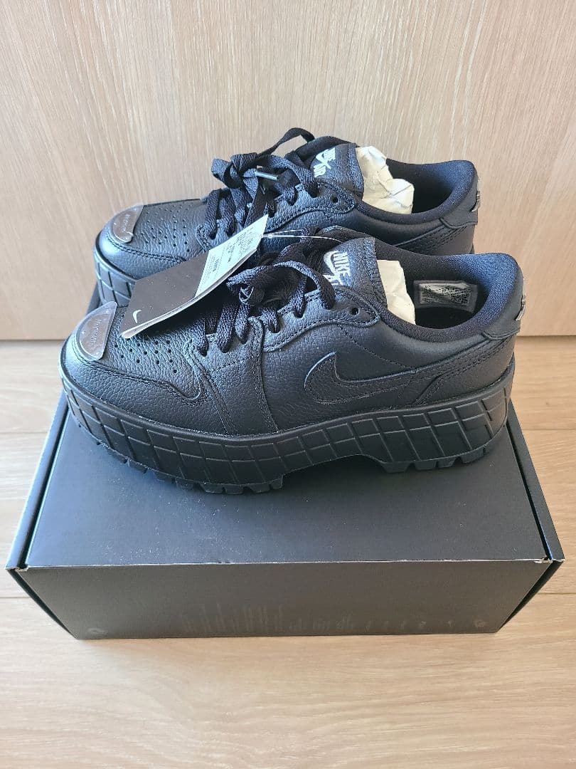 kumatan♥【新品未使用黒タグ箱付】ナイキジョーダンブルックリンLOW