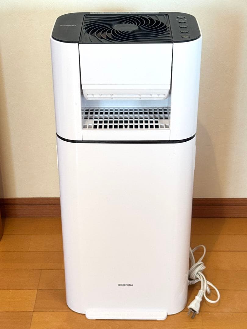 【もささ】アイリスオーヤマ 除湿機 ・乾燥機 ホワイト美品