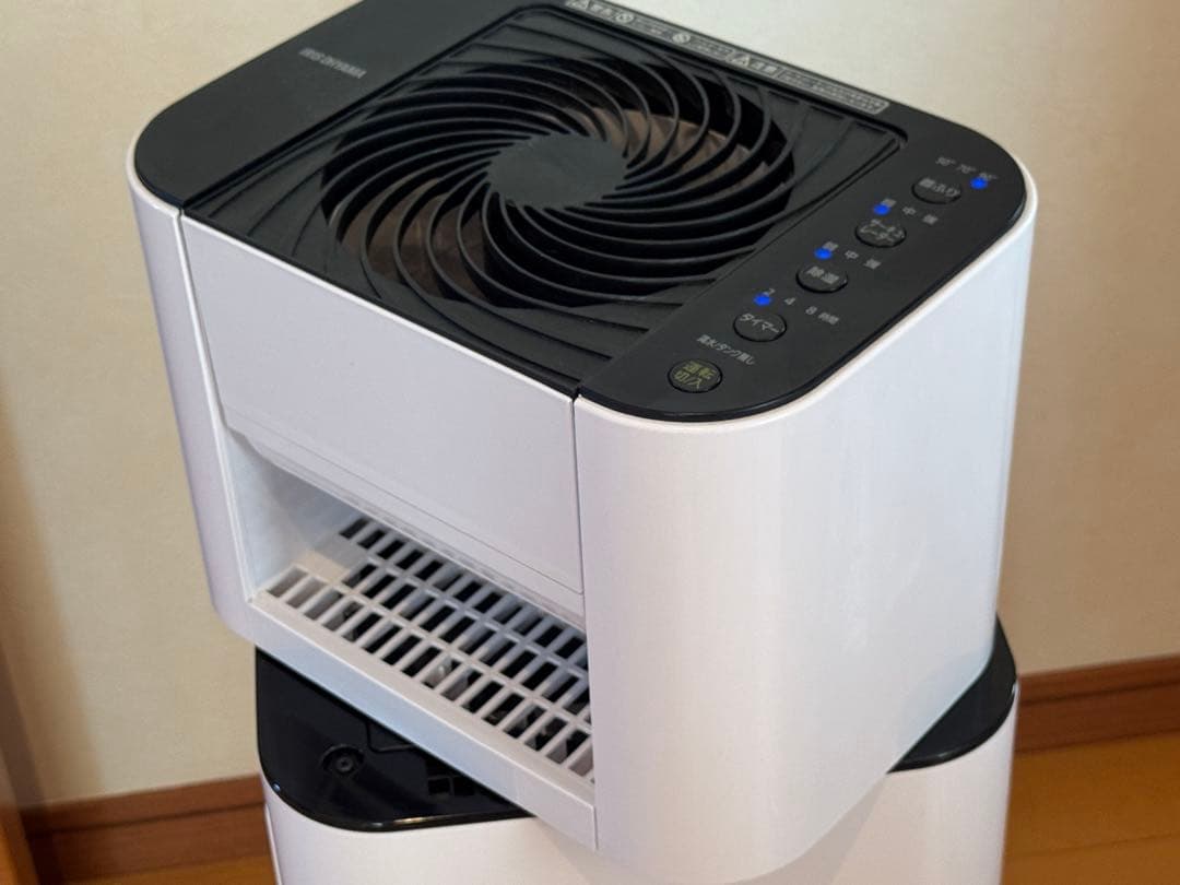 【もささ】アイリスオーヤマ 除湿機 ・乾燥機 ホワイト美品