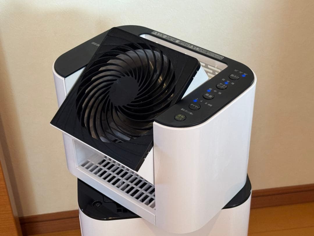 【もささ】アイリスオーヤマ 除湿機 ・乾燥機 ホワイト美品