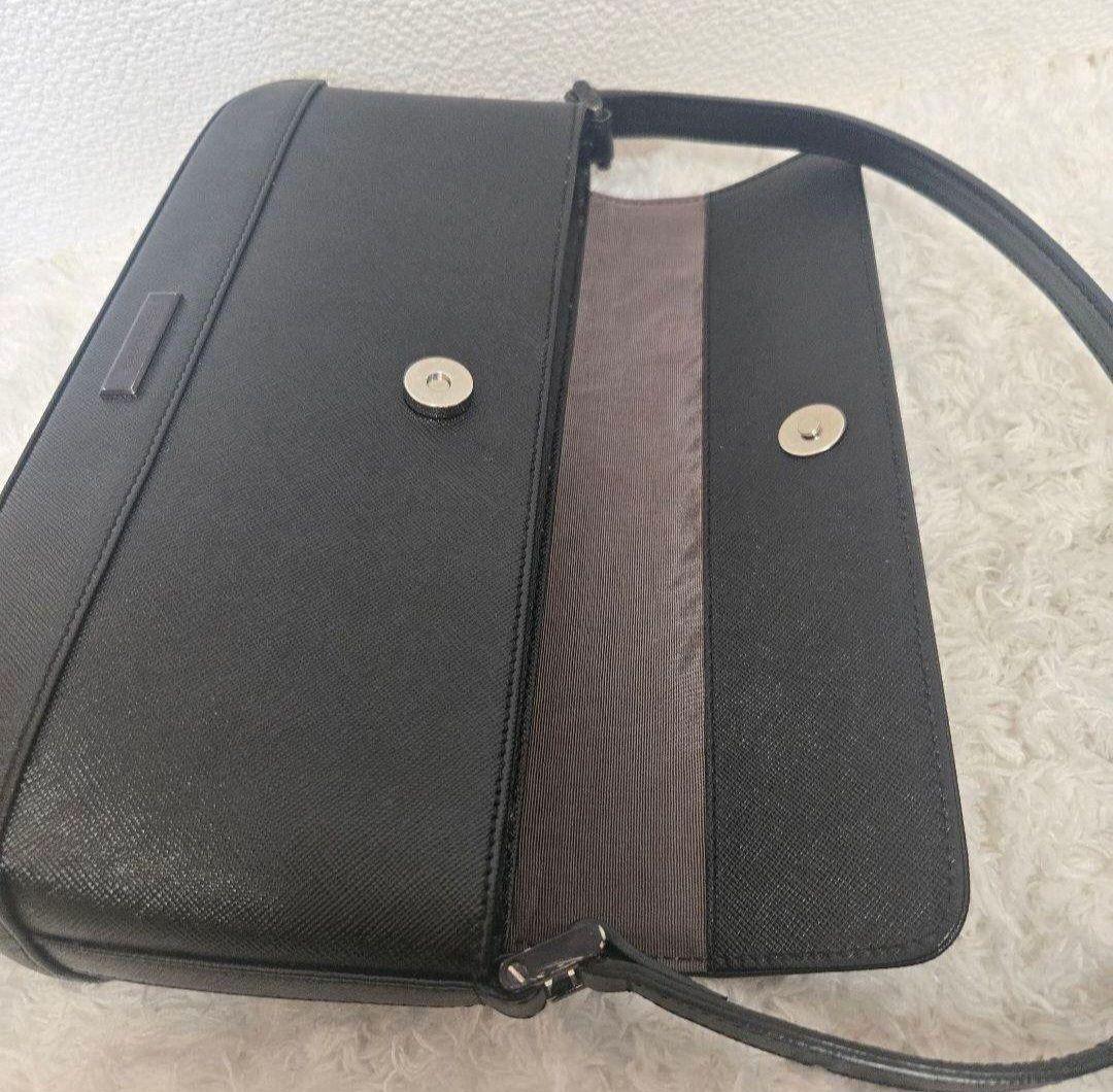 BURBERRY　 サフィアーノレザー　ワンショルダーバッグ　アクセサリーポーチ