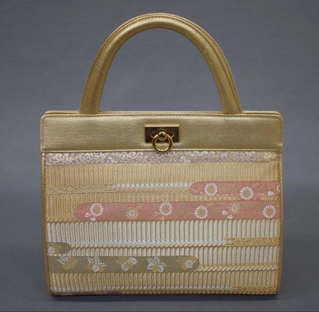 黒留袖4点　黒留袖・帯・長襦袢（衣紋抜付）バッグ草履　何かプレゼント付き！