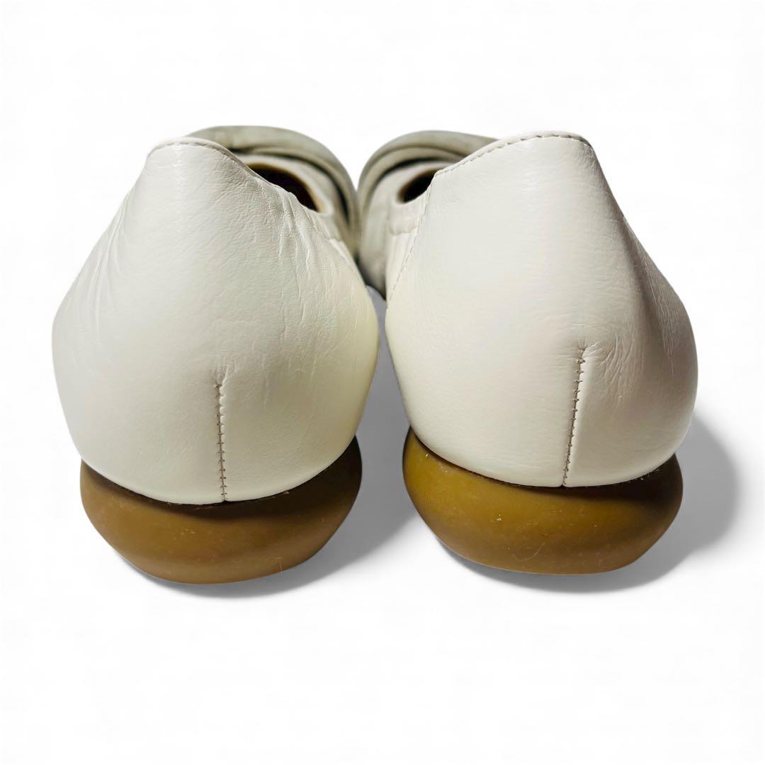 未使用級✨卑弥呼 HIMIKO クロスデザイン　袋付き　24.5 ホワイト白