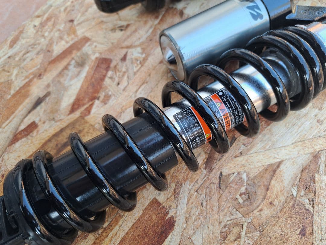 zrx1200daeg ブラックリミテッド　純正リアサスペンション